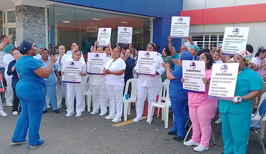 Enfermeras realizan paro nacional de 24 horas en demanda de incentivos