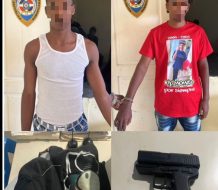 PN apresa dos jóvenes acusados presuntamente de robo a mano armada en Santiago