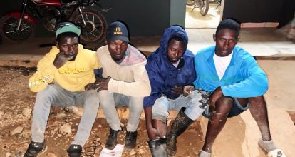 Arrestan cuatro haitianos indocumentados con 300 mil cigarrillos de contrabando en Elías Piña