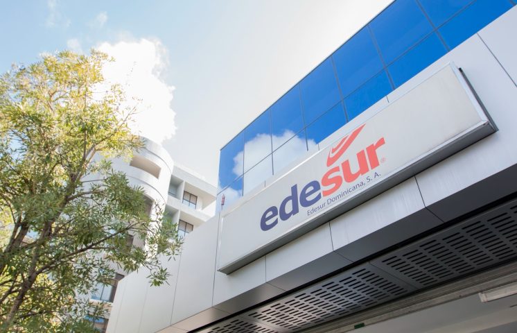 Edesur aclara que trata de que habitantes de sectores en Villa Jaragua depongan resistencia a normalizar servicio