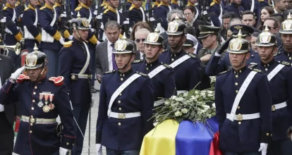 Con una misa solemne y todos los honores, Colombia dice adiós al senador Miguel Uribe Turbay