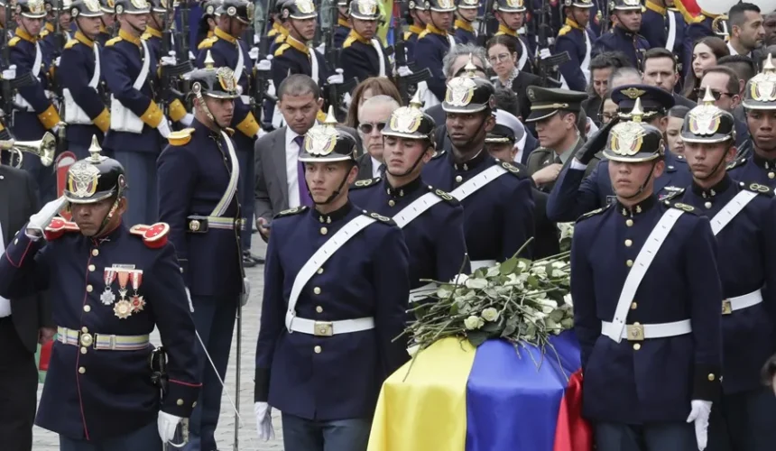 Con una misa solemne y todos los honores, Colombia dice adiós al senador Miguel Uribe Turbay
