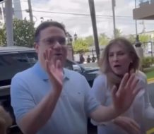 Carolina Mejía y Yayo Sanz impulsan educación y reciclaje con jornada “Plásticos por Útiles Escolares”