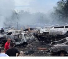 Incendio destruye más de 60 vehículos en taller de mecánica en Aguayo, San Francisco de Macorís