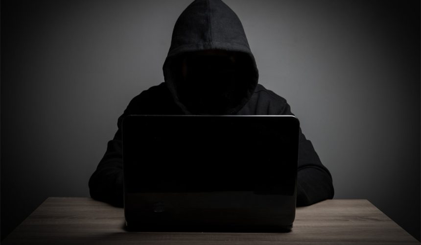 Arrestan dos hombres acusados de estafa y extorsión por más de 300 mil pesos en Santiago y Valverde