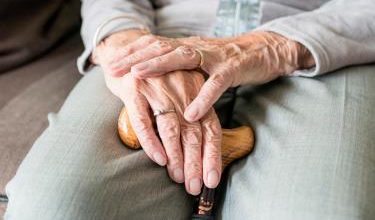 Conape asistirá a familia de adultos mayores en situación de extrema pobreza