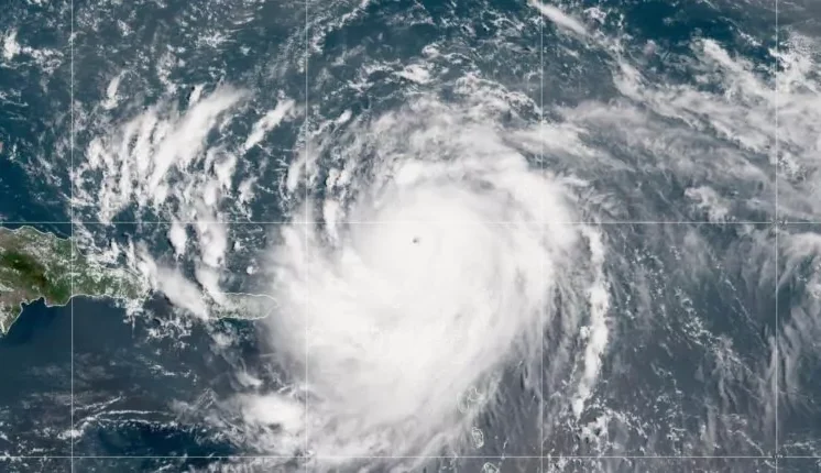 Las precipitaciones del huracán Erin dejan hasta 128 milímetros de agua