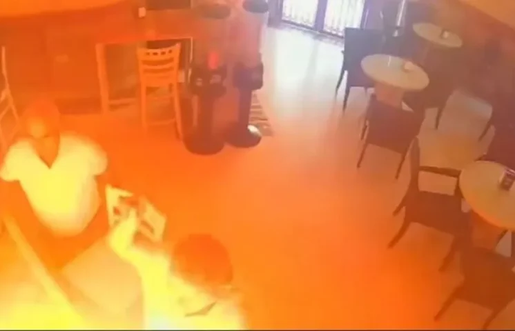 Cliente provoca incendio en cafetería porque no le sirven mayonesa en España
