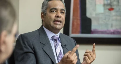 Ministro Joel Santos anuncia mejora del servicio eléctrico a partir del domingo