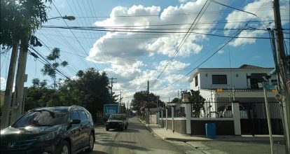 Encuentran hombre sin vida en el interior de su vehículo en El Puñal, Santiago