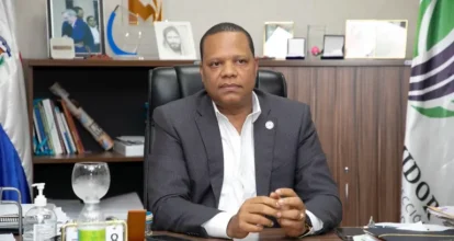 Eddy Alcántara reta a Leonel Fernández a constatar en los mercados el precio del pollo