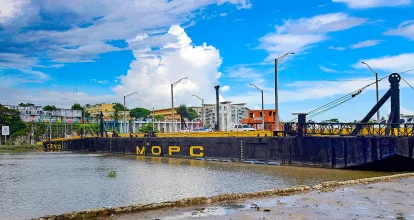 Reabren puente flotante tras cinco días de cierre por mantenimiento