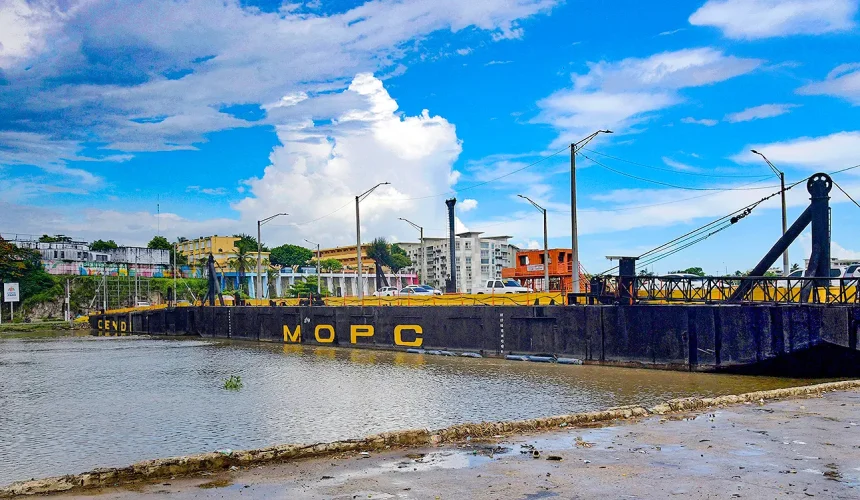 Reabren puente flotante tras cinco días de cierre por mantenimiento