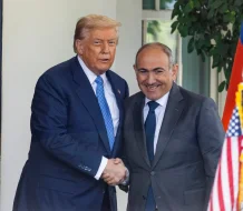Armenia y Azerbaiyán firman ante Trump un acuerdo para poner fin a su conflicto