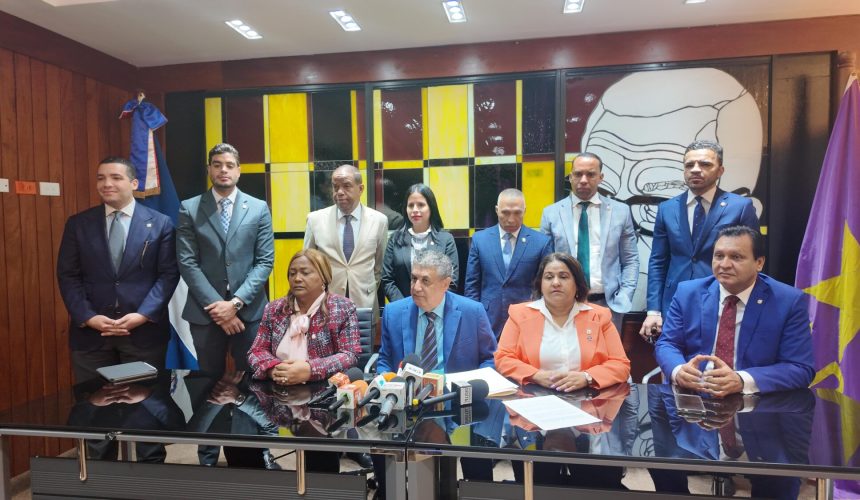Bloque diputados del Partido de la Liberación Dominicana advierte el déficit en SENASA supera los RD$20,000 millones