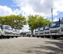 Collado impulsa plan de sostenibilidad con entrega de 38 camiones a municipios turísticos