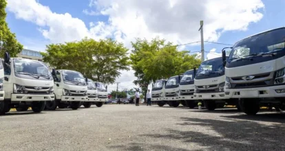 Collado impulsa plan de sostenibilidad con entrega de 38 camiones a municipios turísticos