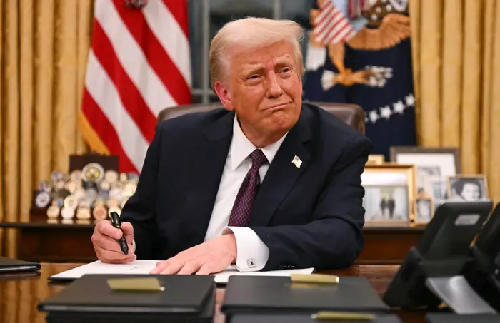 Trump revela despliegue de submarinos nucleares frente a Rusia porque “nos amenazaron”