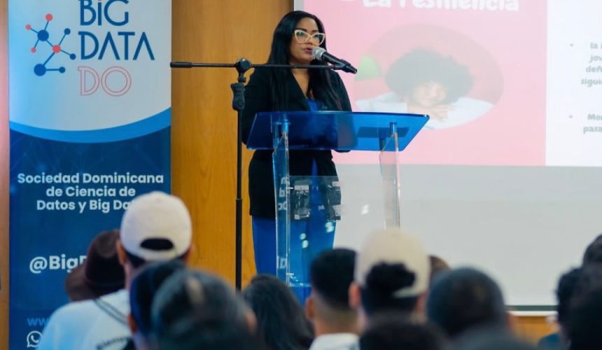 Walddy Lina Polanco imparte charla “Las mejores historias se escriben en silencio” en el Datathon 2025