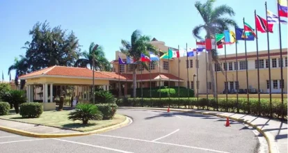 Padre de joven dominicano detenido en EE.UU. solicita apoyo de la Cancillería