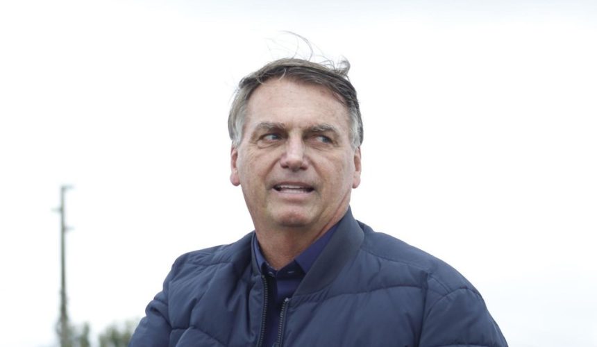 Trasladan a Bolsonaro 