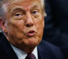 Trump pide al Supremo mantener el género asignado al nacer en los pasaportes de trans