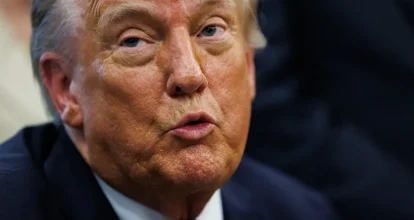 Trump pide al Supremo mantener el género asignado al nacer en los pasaportes de trans