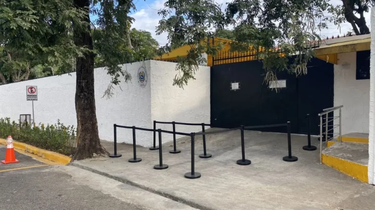 Venezuela reanuda servicios consulares en RD tras más de un año suspendidos
