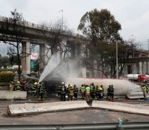 Tres fallecidos y 70 heridos en explosión de camión de gas en Ciudad de México