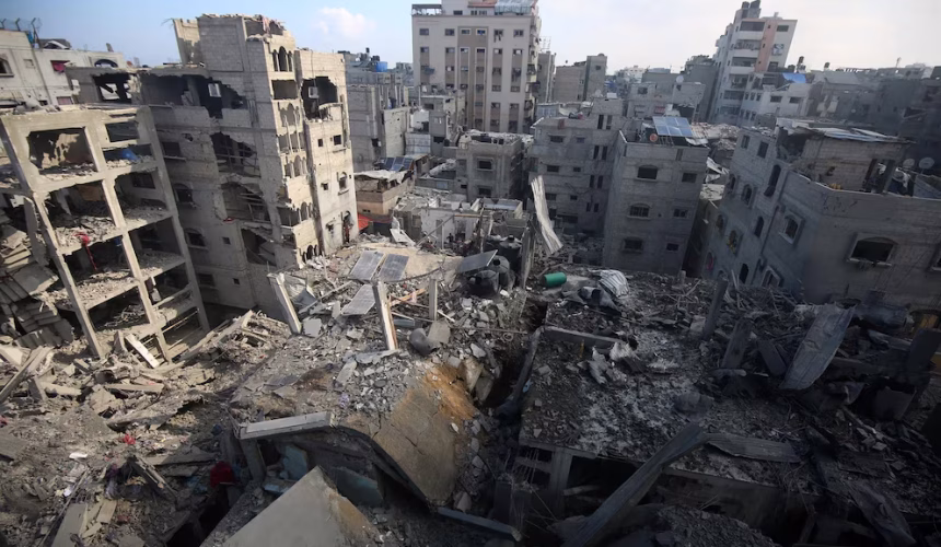 Israel bombardea una torre residencial en la ciudad de Gaza