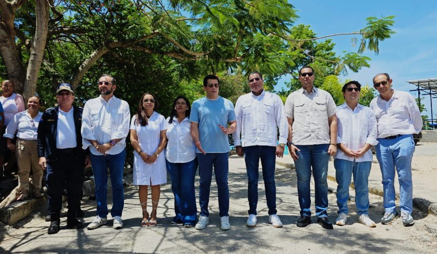 David Collado deja iniciada reconstrucción plaza de vendedores en Río San Juan