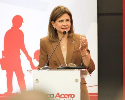 Raquel Peña anuncia construcción de carretera del Ámbar con recursos del presupuesto complementario