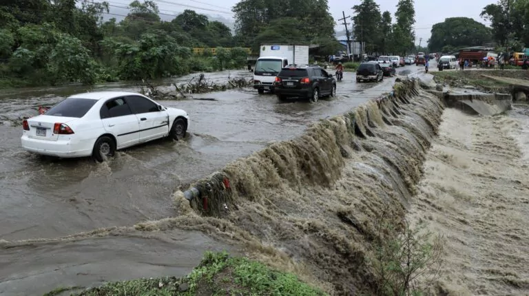 Lluvias en Honduras dejan tres fallecidos y miles de afectados