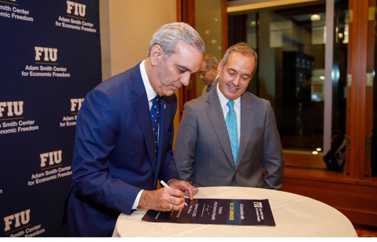 Abinader afirma que RD avanza hacia un futuro de prosperidad y sostenibilidad