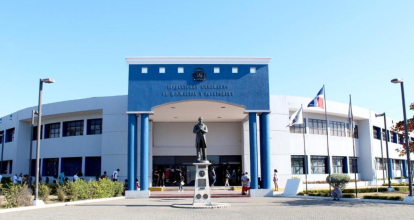 Condenan a Migración por impedir salida ilegalmente de exprocurador Jean Alain