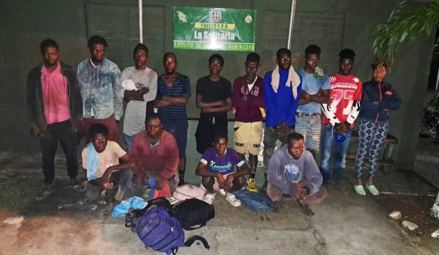 Ejército detiene 14 haitianos indocumentados en Montecristi