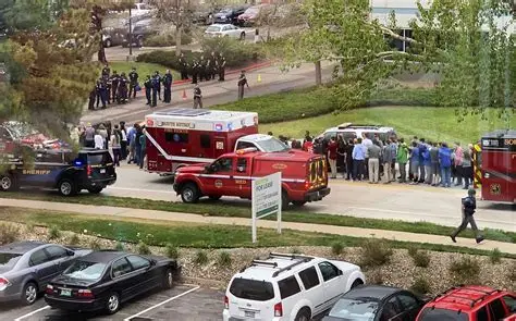 Tres adolescentes heridos tras un tiroteo en preparatoria de Denver