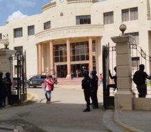 Solicitan 18 meses de prisión preventiva contra acusados de violar a joven de Villa González