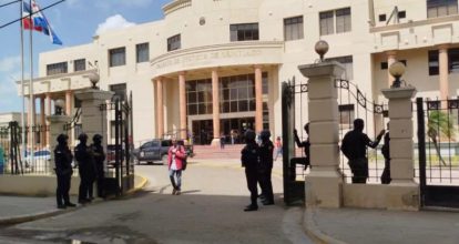 Solicitan 18 meses de prisión preventiva contra acusados de violar a joven de Villa González