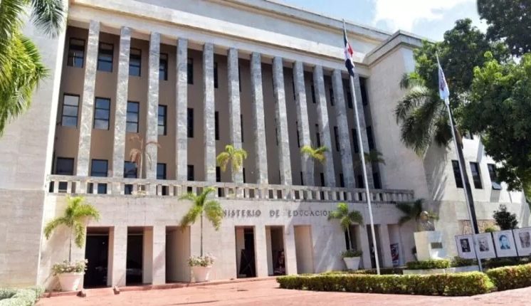 Asistencia escolar supera el 80 % en inicio de segunda semana del año lectivo, informa Minerd