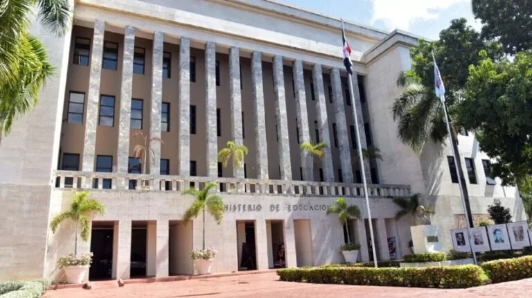 Asistencia escolar supera el 80 % en inicio de segunda semana del año lectivo, informa Minerd
