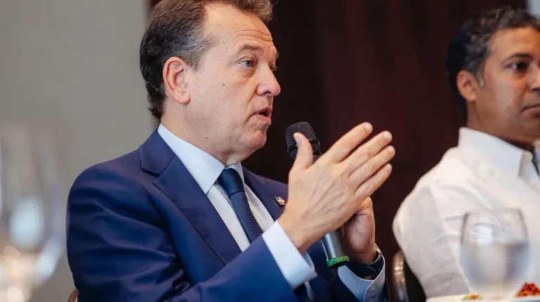 Ito Bisonó destaca combate contra comercio ilícito y promueve economía naranja