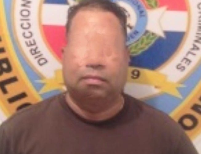 Policía apresa hombre con arma de fuego ilegal tras herir a otro durante conflicto social en Jimaní