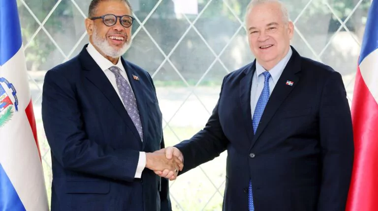 Modesto Guzmán acuerda con Fundación Patricio Aylwin en Chile crear comisión mixta para futuros proyectos sociales