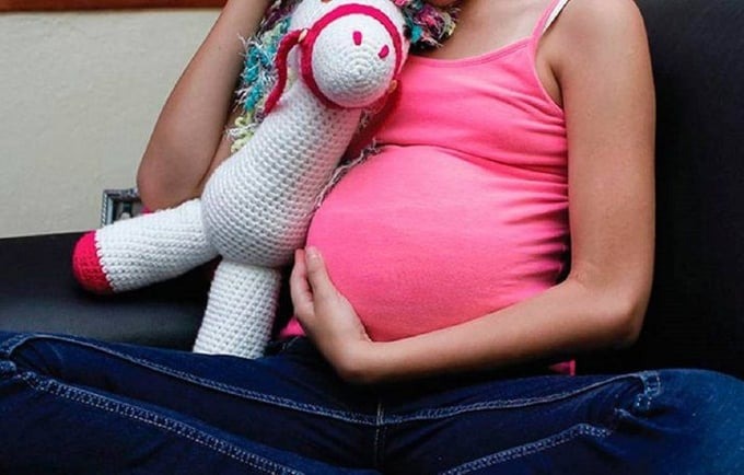 Embarazos en adolescentes bajan del 24 % al 19 %, según Salud Pública