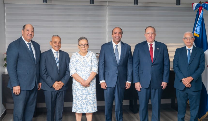 Refidomsa celebra primera sesión de trabajo y posesiona nuevos miembros del Consejo