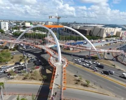 Inicia aplicación de multas por giros indebidos en la avenida John F. Kennedy