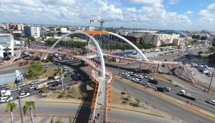 Inicia aplicación de multas por giros indebidos en la avenida John F. Kennedy