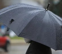 Continuarán los aguaceros en varias provincias esta tarde; el calor se mantendrá