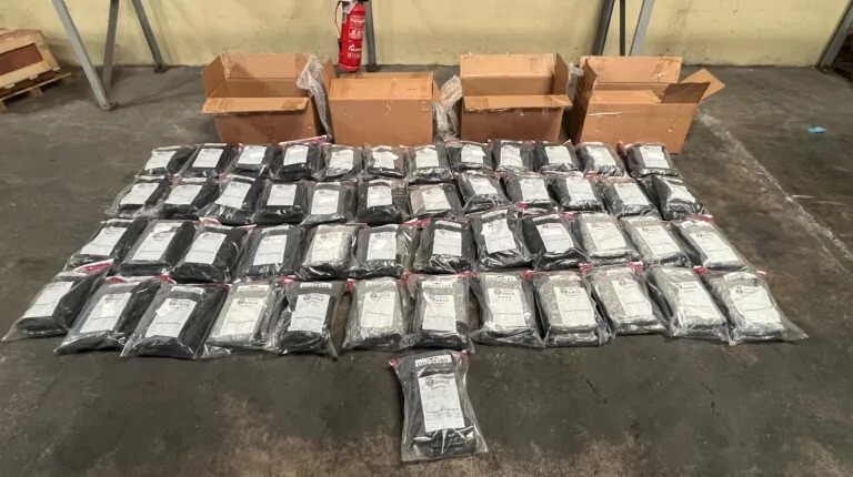 DNCD incauta 98 Paquetes de Marihuana en el Aeropuerto de Las Américas